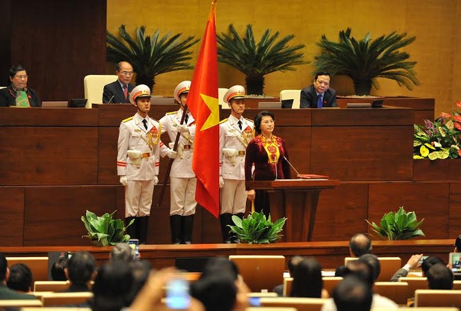 Tân Chủ tịch Quốc hội: Tôi phải luôn khắc ghi lời tuyên thệ Chủ tịch Quốc hội Nguyễn Thị Kim Ngân tuyên thệ khi nhậm chức sáng 31/3. Ảnh Như Ý