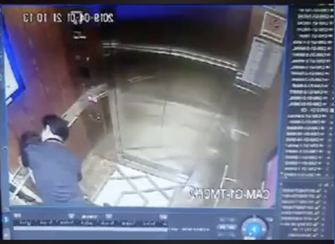 Đại biểu Quốc hội lên tiếng vụ cựu Viện phó 'nựng' bé gái trong thang máy Nhiều đại biểu rất bất bình trước vụ việc cựu Viện phó VKSND Đà Nẵng "nựng" bé gái trong thang máy