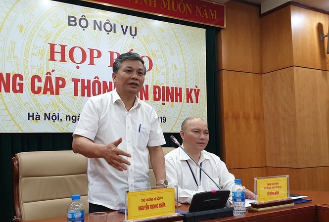 Bộ Nội vụ: Xin ý kiến Quốc hội trước khi luật hóa quy định 'cấm nịnh sếp' Thứ trưởng Bộ Nội vụ Nguyễn Trọng Thừa