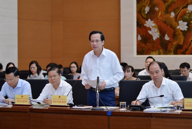Nhiều nơi ghép người tâm thần 'sống chung' với người cai nghiện ma túy Bộ trưởng LĐTB&XH Đào Ngọc Dung tại phiên giải trình. Ảnh Như Ý