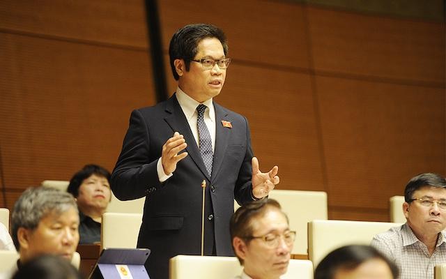 TS. Vũ Tiến Lộc ví cuộc chiến thương mại Mỹ - Trung là 'trâu bò đánh nhau' TS Vũ Tiến Lộc: Cuộc chiến thương mại Mỹ - Trung là “trâu bò đánh nhau”