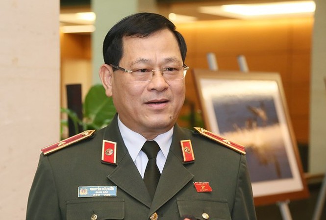 Thiếu tướng Nguyễn Hữu Cầu: Những người mất tích ở Anh đều đi qua Nội Bài Thiếu tướng Nguyễn Hữu Cầu, Giám đốc Công an Nghệ An