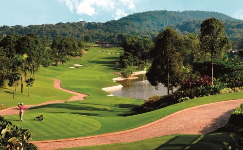 Golfer Việt tranh tài tại sân đấu Tiger Woods từng đăng quang The Mines Resort & Golf Club là sân golf tay vợt vô địch thế giới Tiger Woods từng đăng quang.