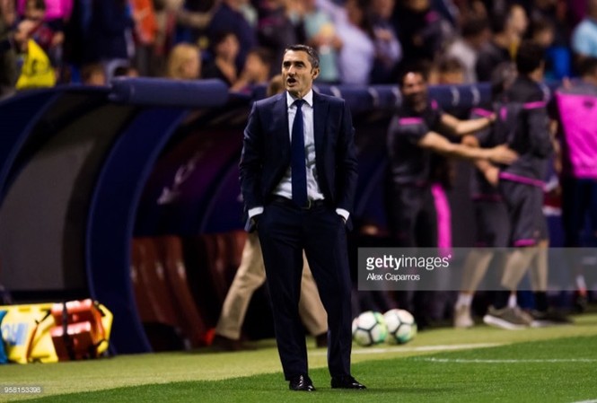 HLV Valverde nổi giận sau thất bại của Barca HLV Valverde nổi giận sau thất bại của Barca
