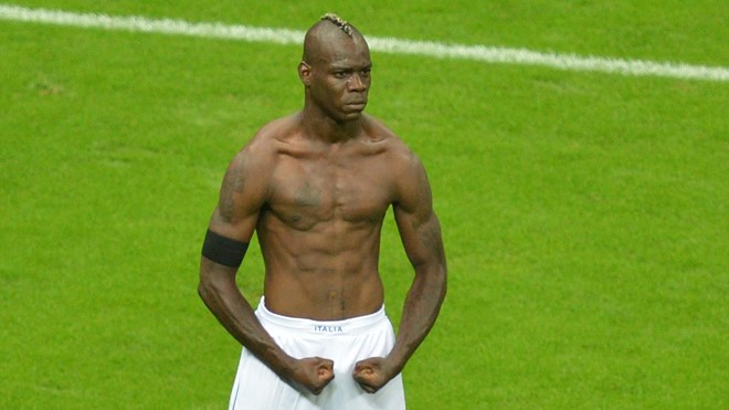 'Siêu quậy' Balotelli bất ngờ trở lại tuyển Italia sau 4 năm Mario Balotelli
