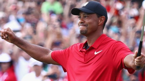 Nghìn người theo chân Tiger Wood khi vô địch Tour Championship Nghìn người theo chân Tiger Wood khi vô địch Tour Championship