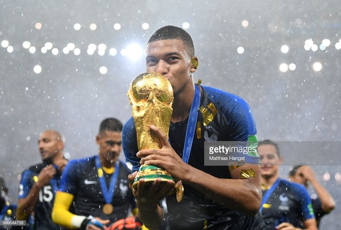 Mbappe xứng đáng giành Quả bóng vàng? Mbappe xứng đáng giành Quả bóng vàng?