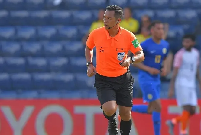 Trọng tài Thái Lan bắt chính chung kết King's Cup Việt Nam vs Curacao Trọng tài Chaireag Ngamsom