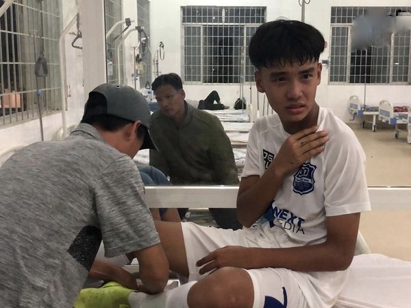 Cầu thủ HAGL gãy xương đòn ở trận ra quân giải U17 quốc gia Đình Nguyên dính chấn thương rất nặng