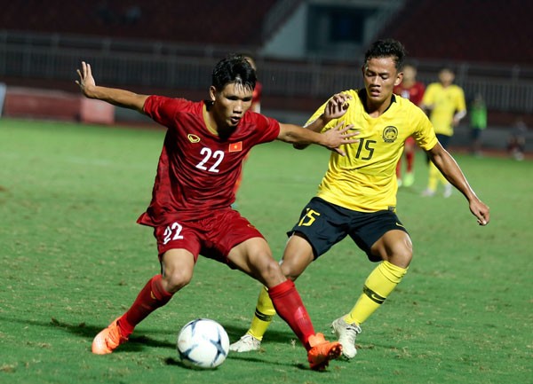 U18 Việt Nam hạ đương kim vô địch Đông Nam Á bằng bàn thắng khó tin U18 Việt Nam hạ đương kim vô địch Đông Nam Á bằng bàn thắng khó tin