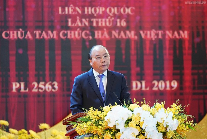 Thủ tướng: Đại lễ Vesak vượt trên một lễ hội văn hóa tôn giáo thông thường Thú tướng Nguyễn Xuân Phúc phát biểu tại lễ khai mạc. Ảnh: Như Ý