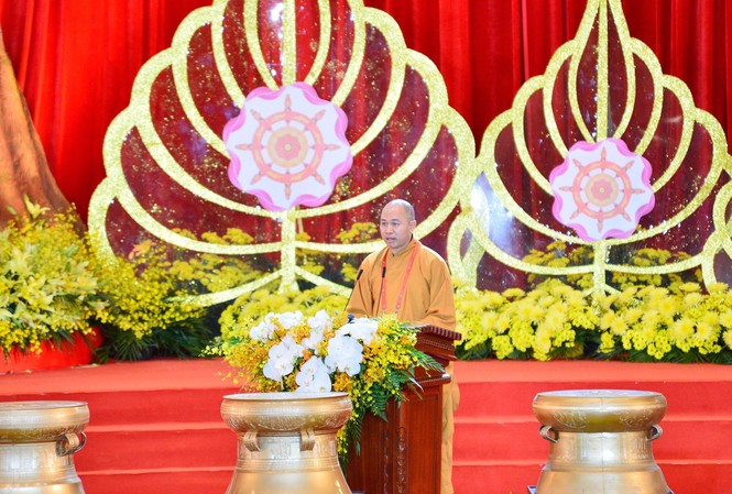 Chi tiết Tuyên bố Hà Nam tại bế mạc Đại lễ Vesak 2019 Thượng tọa Thích Đức Thiện, Tổng Thư ký Hội đồng Trị sự Giáo hội Phật giáo Việt Nam công bố bản tuyên bố Hà Nam 2019. Ảnh: Như Ý