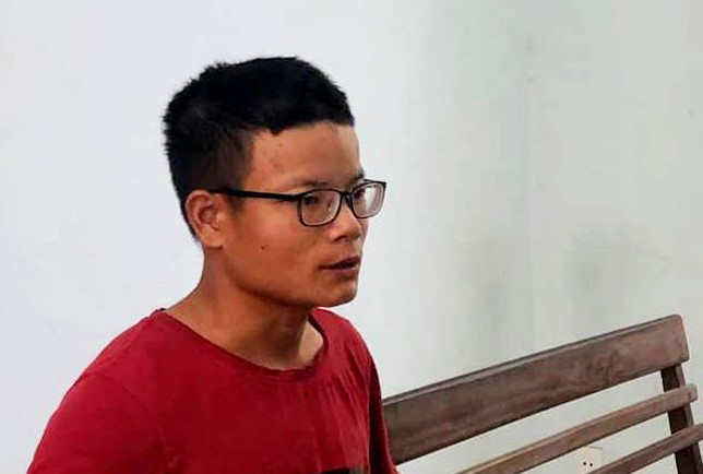 Vụ 2 người đàn bà bị cướp đâm trọng thương: Gây án sau khi mua dâm Nghi phạm Lực tại cơ quan công an. Ảnh: Zing