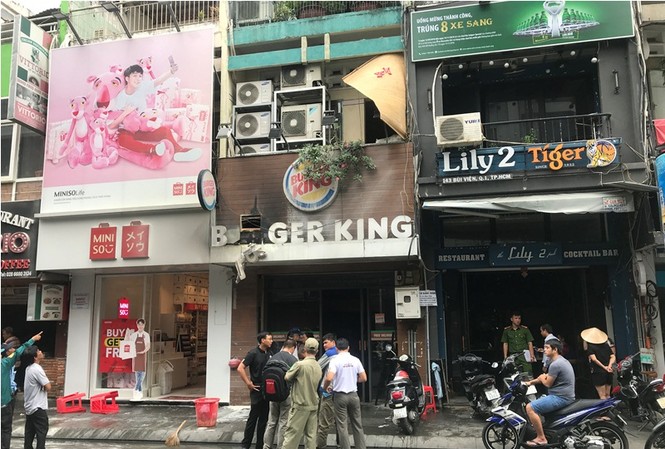 Cháy tiệm bánh ở phố tây Bùi Viện, hai cụ già nhập viện Hiện trường vụ cháy.