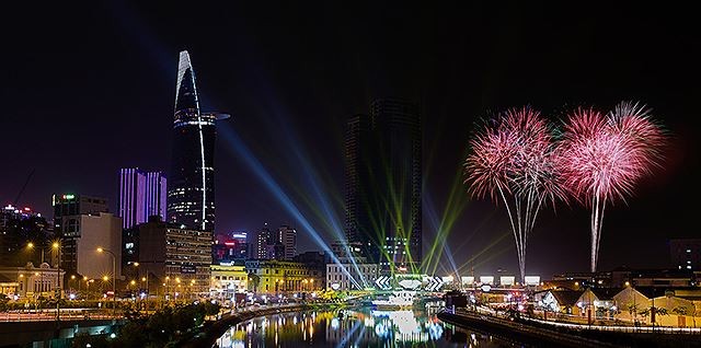 TPHCM cấm những tuyến đường nào để bắn pháo hoa đêm Giao thừa? TPHCM cấm nhiều tuyến đường dể bắn pháo hoa đêm Giao thừa.
