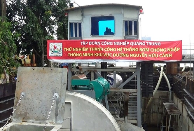 TPHCM thuê 'siêu máy bơm' chống ngập với giá hơn 14 tỷ đồng/năm "Siêu máy bơm" được chốt giá thuê hơn 14 tỷ đồng/năm.