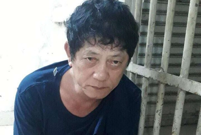 Tên cướp trốn trong khu dân cư hơn 5 tiếng gọi 'đồng bọn' tới giải cứu Trương Tấn Hoàng bị bắt sau hơn 5 giờ lẩn trốn.