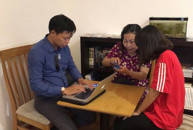 Tin mới vụ nữ sinh viên tố bị phụ xe khách sàm sỡ Chị L. làm việc với luật sư trước khi nộp đơn tố giác lên công an.