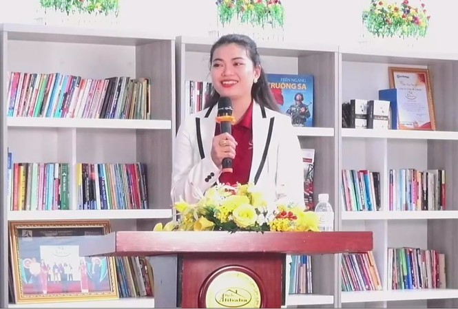 Công an triệu tập nữ phó tổng giám đốc công ty Alibaba Bà Như trấn an khách hàng sáng 19/9.