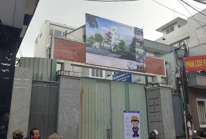 Sập giàn giáo tại công trình trường tiểu học, 2 người thương vong Hiện trường vụ việc.