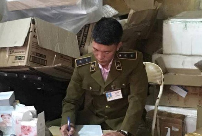 Bảo vệ quyền lợi người tiêu dùng còn nhiều yếu kém Mỹ phẩm không rõ nguồn gốc bị phát hiện tại Hà Nội