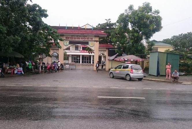 Hai mẹ con thai phụ tử vong và nghi vấn mẩu xương bí ẩn Bệnh viện đa khoa huyện Đức Thọ (Hà Tĩnh).