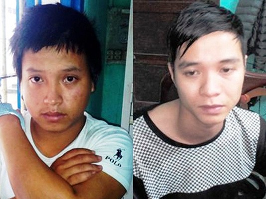 Nhóm thanh niên rủ nhau đi trộm chó để trả nợ Trần Gia Tân (áo phông màu sáng) và Lê Văn Nghệ tại cơ quan công an.