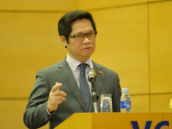Chủ tịch VCCI: Cử nhân về quê trồng rau, nuôi lợn.. là tín hiệu mừng Chủ tịch VCCI Vũ Tiến Lộc cho rằng, cần có các quỹ đầu tư mạo hiểm, nhà đầu tư thiên thần…để dẫn vốn cho các doanh nghiệp khởi nghiệp.