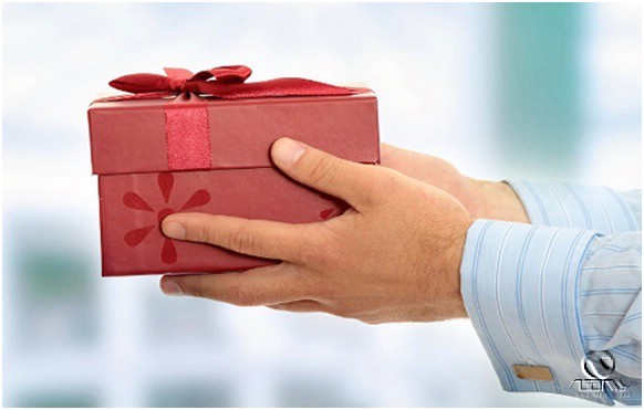 Bộ trưởng Công Thương yêu cầu không tặng quà Tết cho cấp trên Các đơn vị trực thuộc bộ, các tập đoàn, tổng công ty thuộc bộ và các Sở Công Thương tỉnh, thành phố trực thuộc Trung ương nghiêm thúc triển khai thực hiện chỉ thị này.