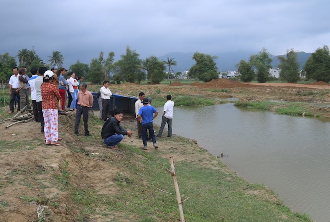 Bé trai chết đuối thương tâm trong hố nước gần nhà Hiện trường nơi cháu H. chết đuối thương tâm.