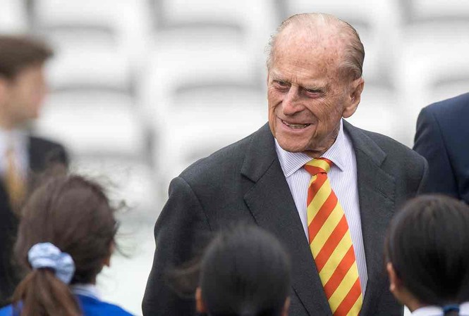 Phu quân Nữ hoàng Elizabeth sẽ ‘rút lui khỏi các nghĩa vụ Hoàng gia’ Công tước xứ Edinburgh, Hoàng thân Philip tham gia một sự kiện hôm qua, 3/5. Ảnh: PA