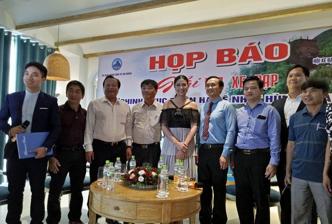Hoa hậu Ngọc Hân làm Đại sứ Giải đua xe đạp chinh phục Hải Vân Quan Hoa hậu Ngọc Hân nhận lời mời làm đại sứ giải đua xe đạp “ Chinh phục thiên hạ đệ nhất Hùng quan”.