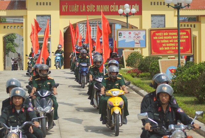 Tưng bừng ngày hội Thanh niên với văn hóa giao thông Tưng bừng ngày hội Thanh niên với văn hóa giao thông