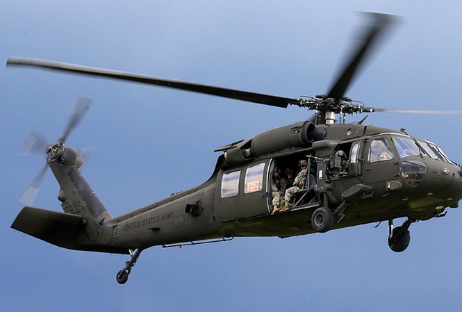 Trực thăng quân sự Mỹ rơi gần Hawaii, 5 người mất tích Trực thăng Black Hawk của quân đội Mỹ. Ảnh: Reuters