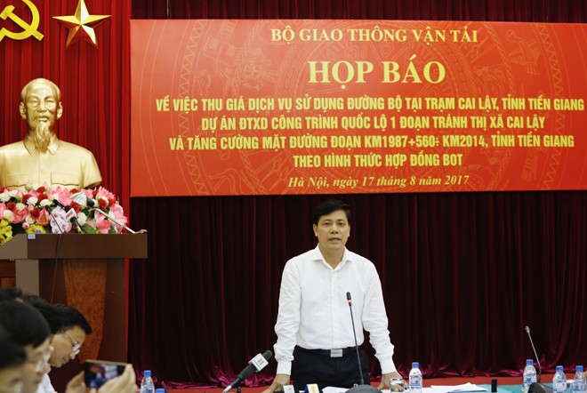 Bộ Giao thông họp báo về trạm BOT Cai Lậy: Còn hàng loạt câu hỏi chưa rõ Thứ trưởng GTVT Nguyễn Ngọc Đông tại buổi họp báo. Ảnh Như Ý