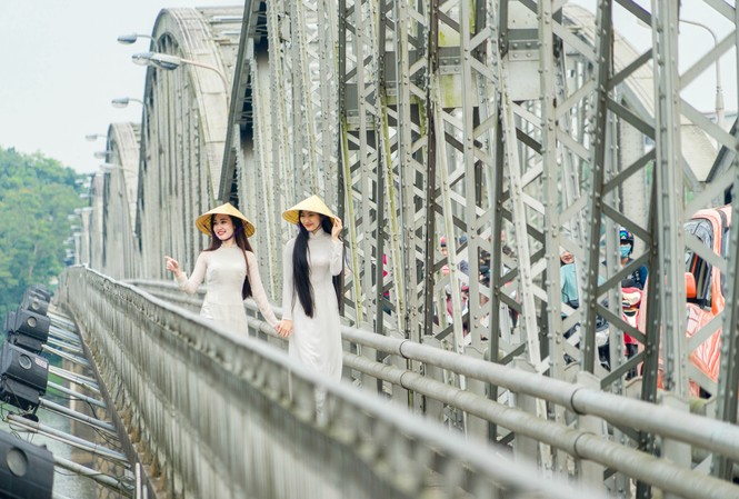 Phục dựng vẻ đẹp xưa cây cầu thế kỷ của xứ Huế Phục dựng vẻ đẹp xưa cây cầu thế kỷ của xứ Huế