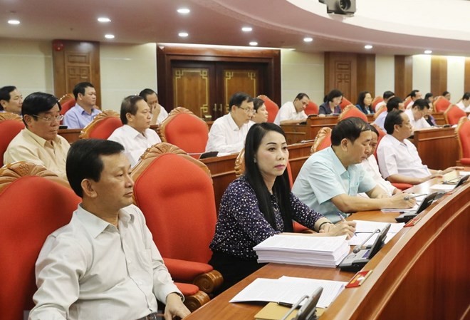 Công tác cán bộ chưa thực thi 'kỷ luật thép' Các đại biểu làm việc tại Hội trường thảo luận về Đề án cải cách chính sách bảo hiểm xã hội. (Ảnh: Phương Hoa/TTXVN)