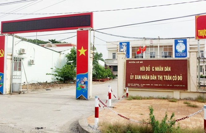 Bí thư thị trấn quấy rối vợ phó chủ tịch trong cơ quan UBND thị trấn Cờ Đỏ nơi xảy ra vụ việc