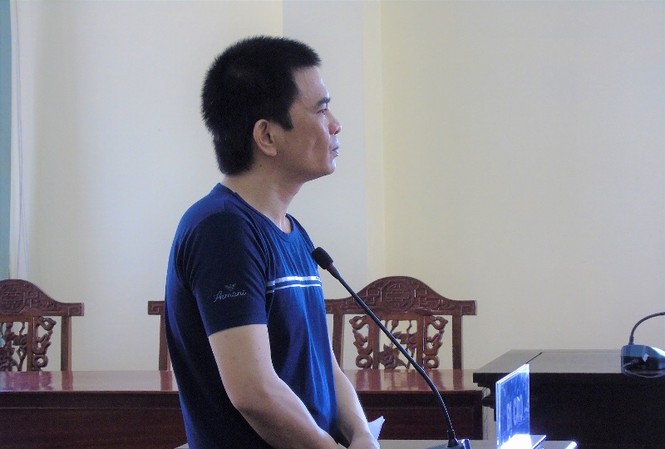 Nguyên luật sư lừa đảo lĩnh 12 năm tù Bị cáo Tài tại phiên tòa.