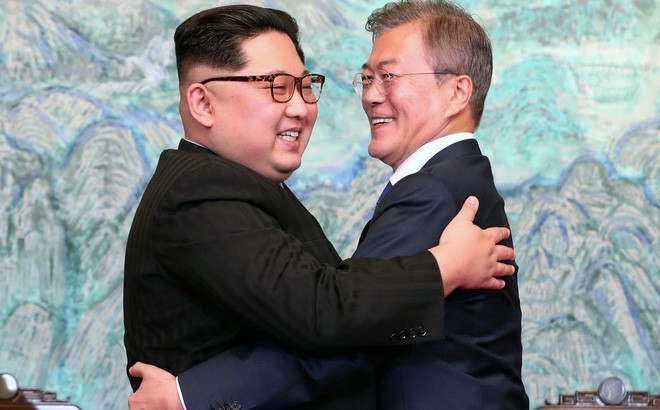 Tổng thống Hàn Quốc sắp đến Triều Tiên gặp ông Kim Jong-un Hai nhà lãnh đạo Triều Tiên và Hàn Quốc. Ảnh: Getty