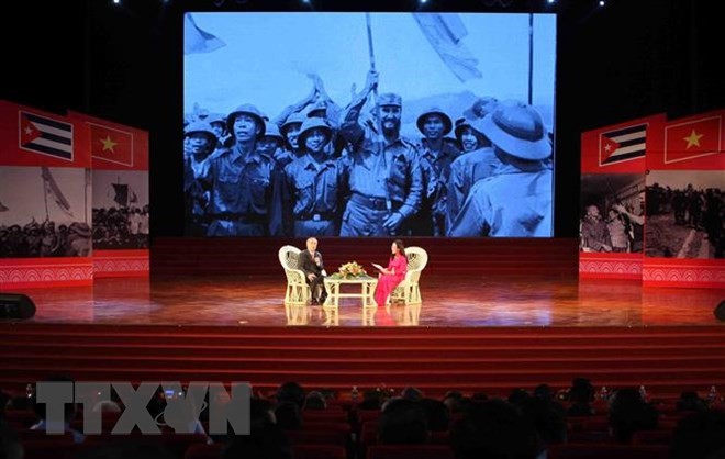 Kỷ niệm 45 năm lãnh tụ Fidel Castro thăm vùng giải phóng miền Nam Giao lưu cùng nhân chứng lịch sử Nhà ngoại giao Nguyễn Đình Bin, nguyên Thứ trưởng Bộ Ngoại giao. (Ảnh: Thanh Tùng/TTXVN)