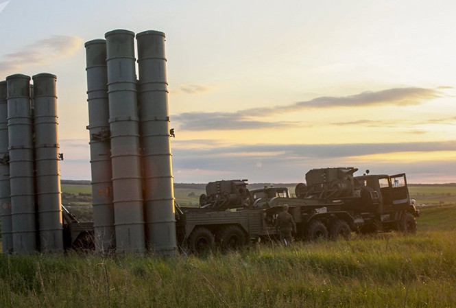 Israel tuyên bố không ngại tấn công ‘rồng lửa’ S-300 ở Syria Hệ thống phòng không S-300. Ảnh: Sputnik