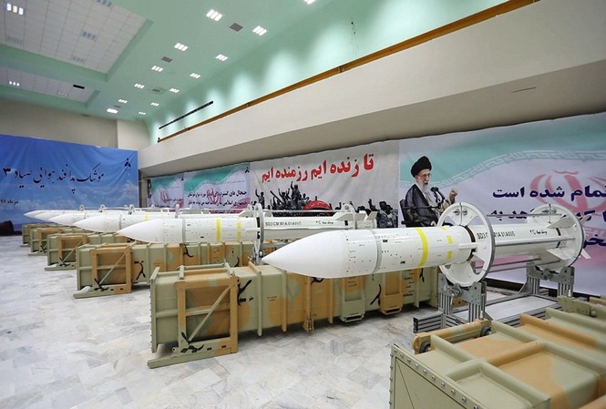 Iran tuyên bố sở hữu tên lửa 'có thể dễ dàng hạ tàu sân bay địch' Tên lửa Sayyad 3. Ảnh: Bộ Quốc phòng Iran