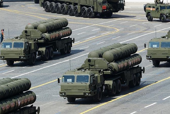 Thổ Nhĩ Kỳ tuyên bố nhận lô linh kiện S-400 Nga đầu tiên Hệ thống tên lửa phòng thủ S-400 Nga. Ảnh: RIA Novosti