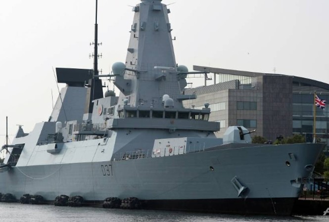 Vụ tàu chở dầu Iran: Anh điều khu trục hạm thứ hai đến vùng Vịnh Tàu khu trục HMS Duncan. Ảnh: CNA
