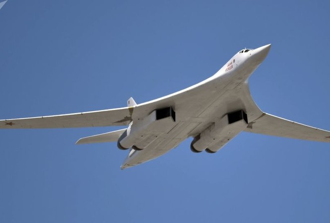 Nga tung video 'Thiên nga trắng' Tu-160 sải cánh trên biển Baltic Máy bay Tu-160. Ảnh: Sputnik