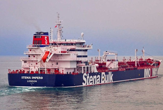 Tehran tố tàu khu trục Anh ngăn cản Iran bắt tàu chở dầu Tehran tố tàu khu trục Anh ngăn cản Iran bắt tàu chở dầu