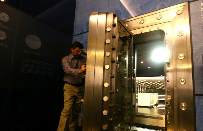 Kho tiền rộng cửa ‘đón’ trộm vào cuỗm 1.500 đồng vàng giá 2,5 triệu đô Ảnh minh họa: Reuters