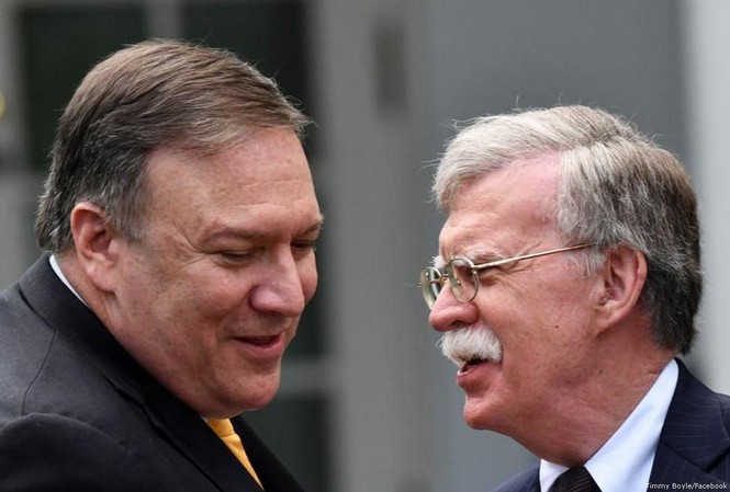 Rộ tin Ngoại trưởng Mike Pompeo sẽ giữ chức Cố vấn an ninh quốc gia Mỹ Ông Mike Pompeo (trái) và ông John Bolton (phải). Ảnh: Facebook