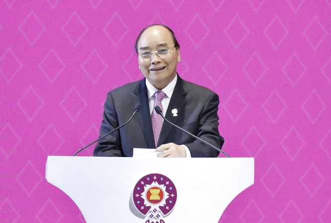 Việt Nam tiếp nhận vai trò Chủ tịch, công bố chủ đề năm ASEAN 2020 Thủ tướng công bố Chủ đề Năm ASEAN 2020 do Việt Nam làm Chủ tịch. Ảnh: VGP